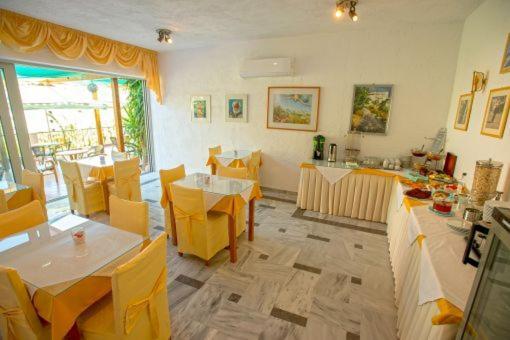 Hotel Neos Ikaros Agia Galini Exterior foto