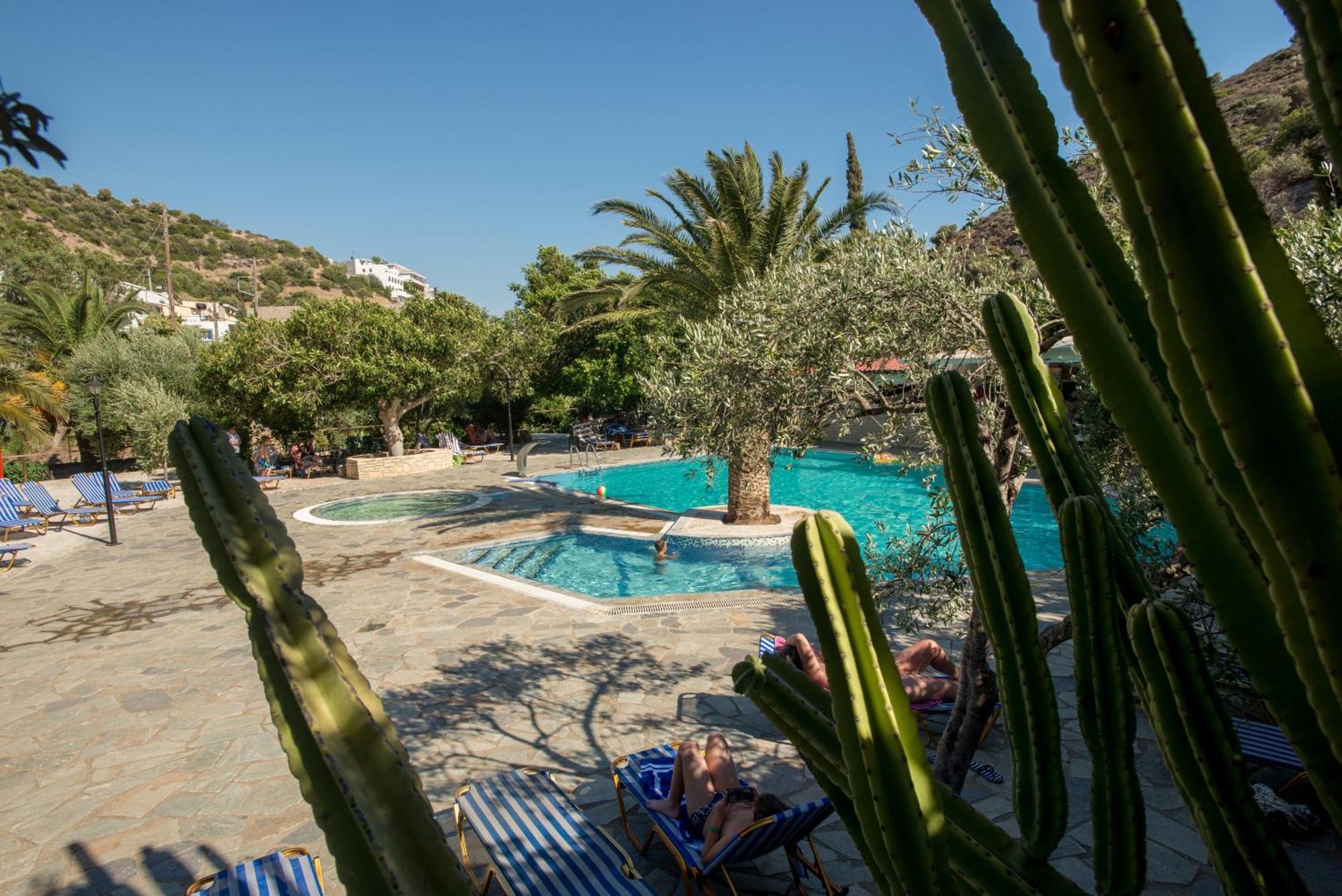 Hotel Neos Ikaros Agia Galini Exterior foto